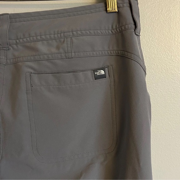 The North Face Women's Capri Pants Gray Size 8 - Picture 9 of 9